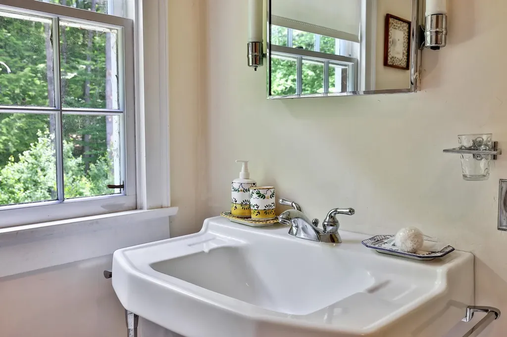 258 Chester Rd Road Grafton VT 05146