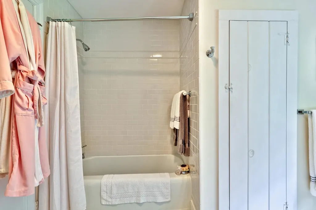 258 Chester Rd Road Grafton VT 05146