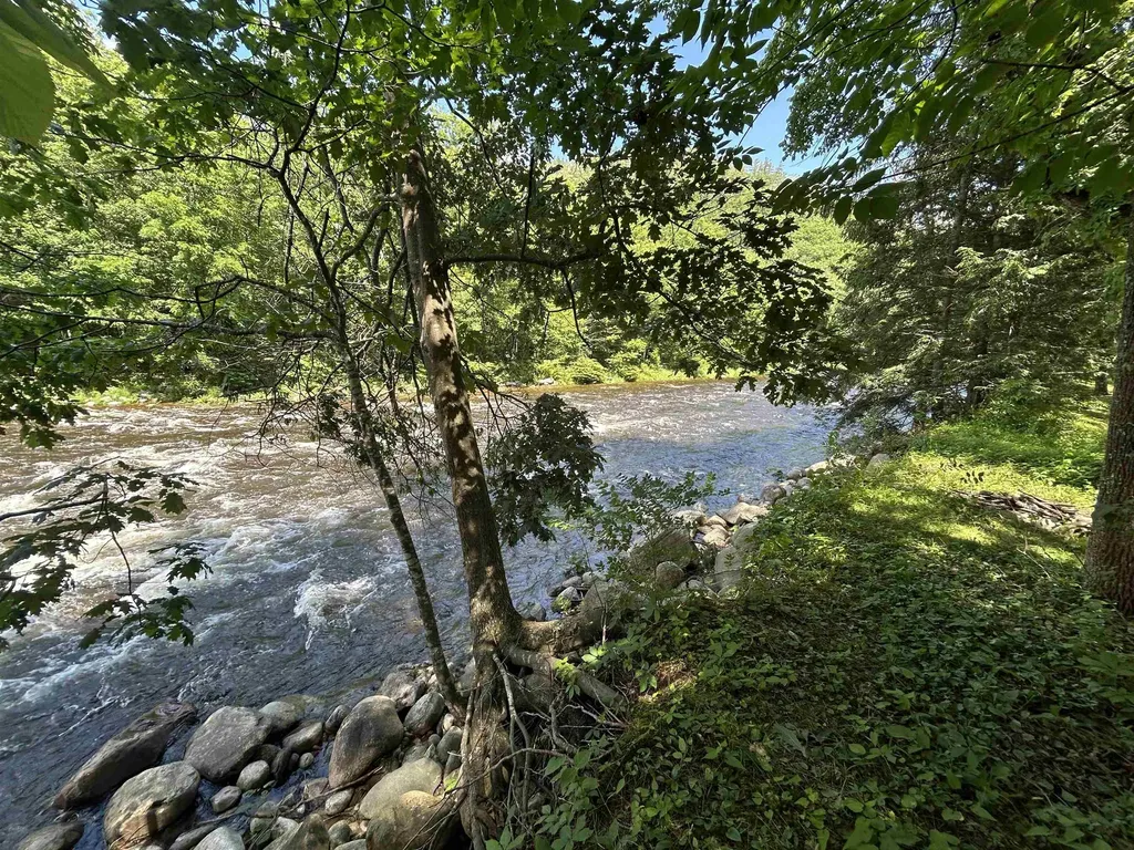 2074 Vtrt 30 Route Jamaica VT 04343