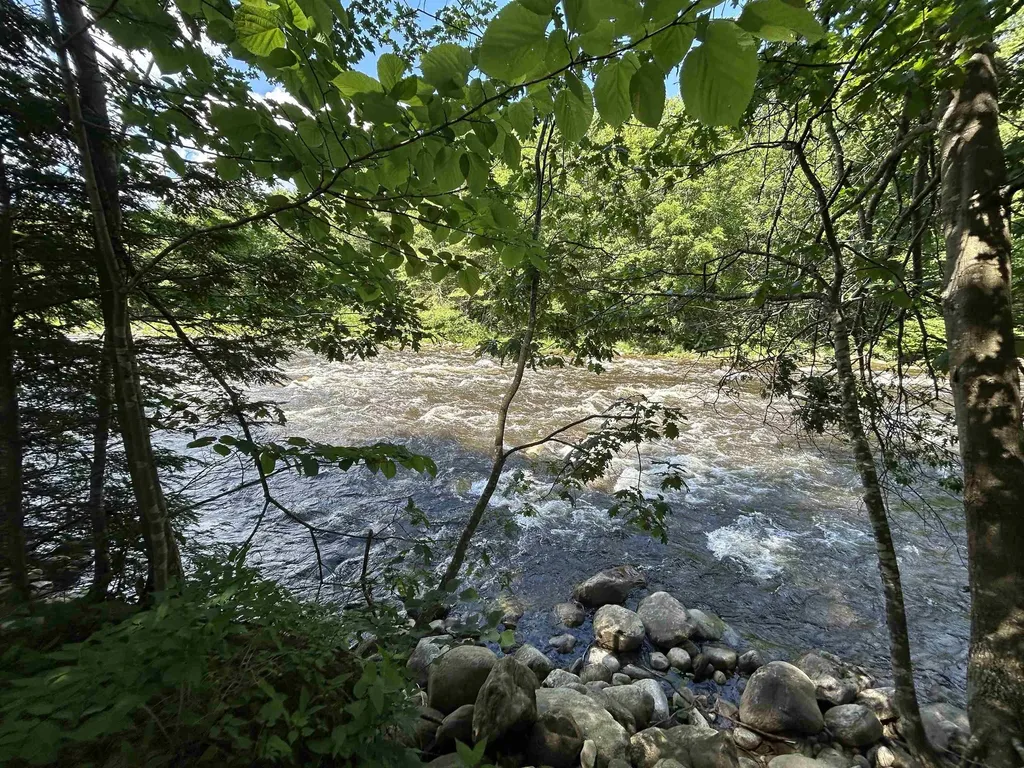 2074 Vtrt 30 Route Jamaica VT 05343