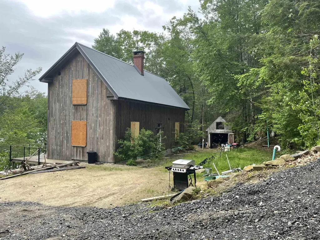 208 Flower Drive Barrington NH 03825