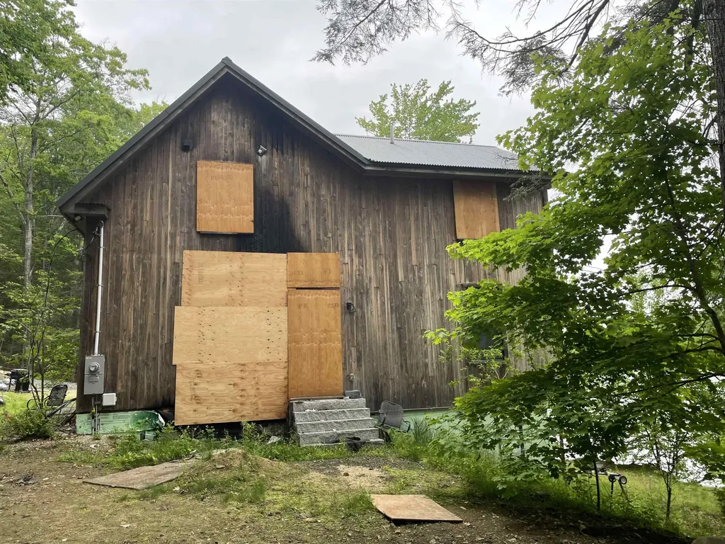 208 Flower Drive Barrington NH 03825