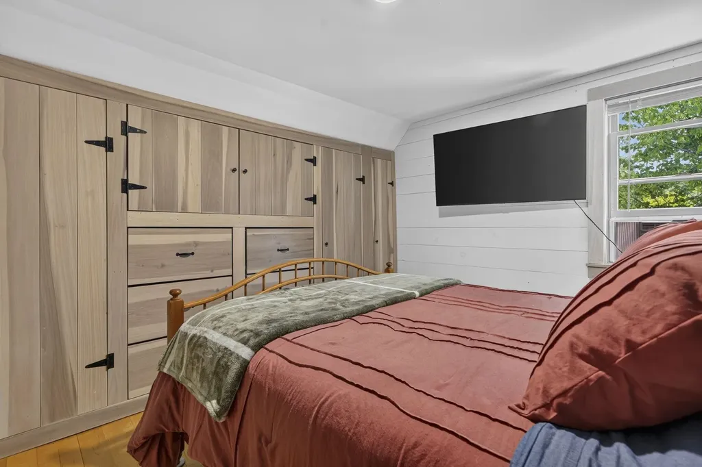 17 Grange Hall Road Acworth NH 03607