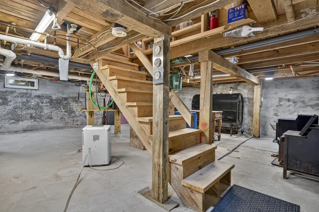 17 Grange Hall Road Acworth NH 03607