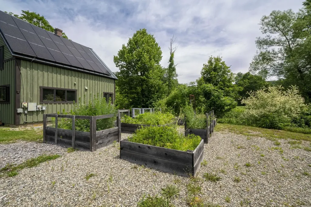 17 Grange Hall Road Acworth NH 03607