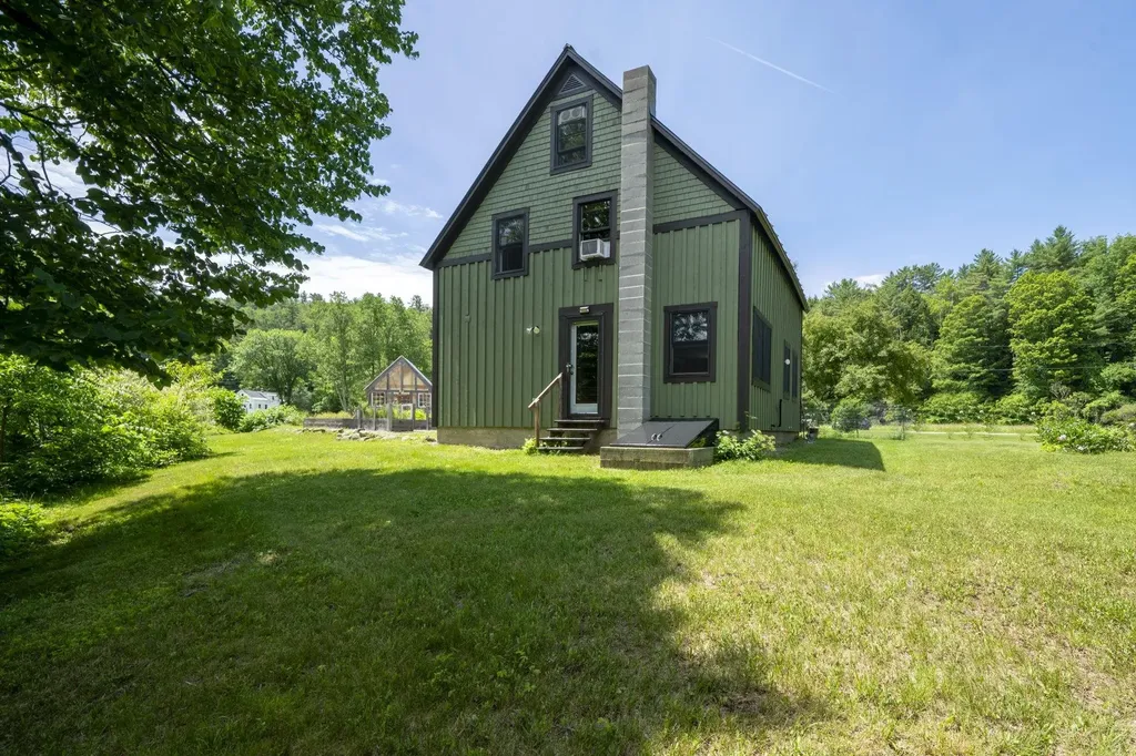 17 Grange Hall Road Acworth NH 03607