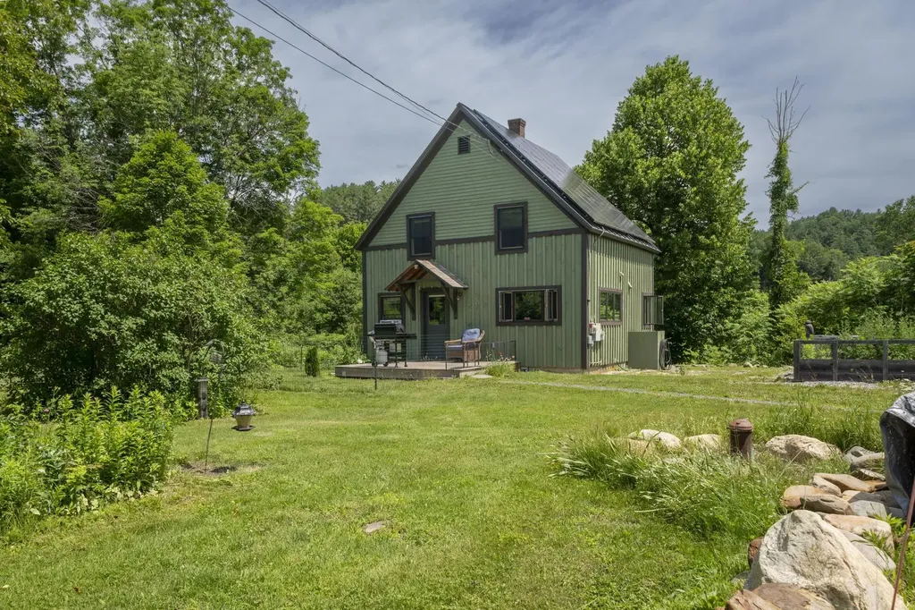 17 Grange Hall Road Acworth NH 03607