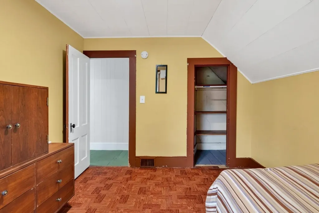 2 Charles Street Proctor VT 05765