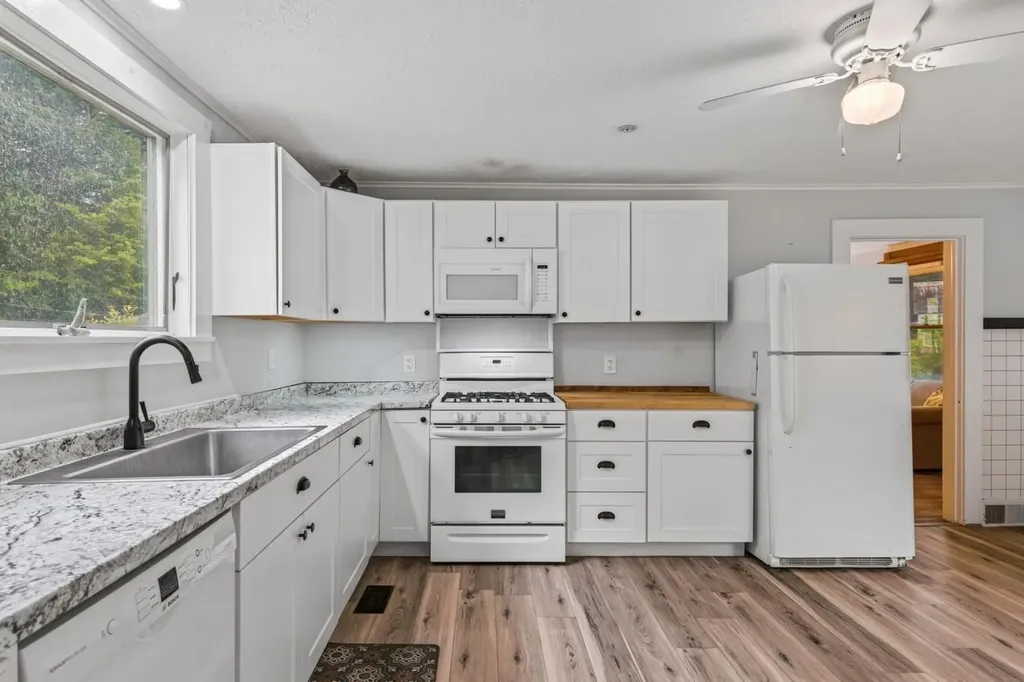 2 Charles Street Proctor VT 05765