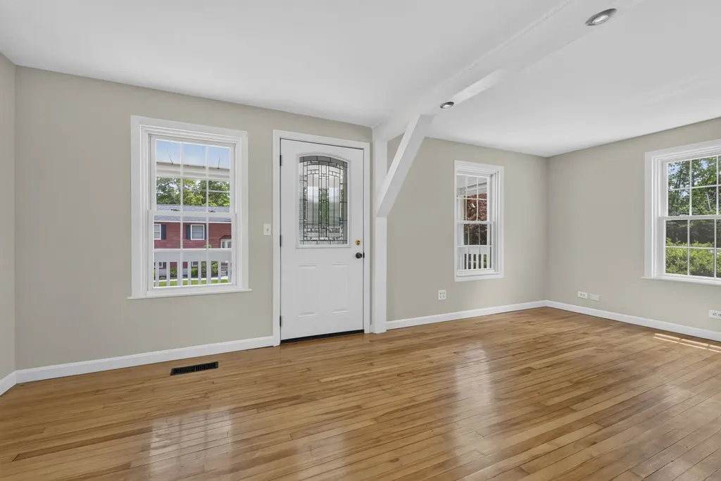 48 Dawson Avenue Manchester NH 03104