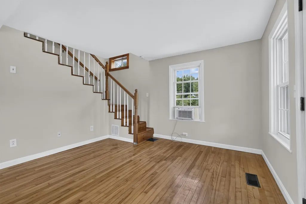 48 Dawson Avenue Manchester NH 03104