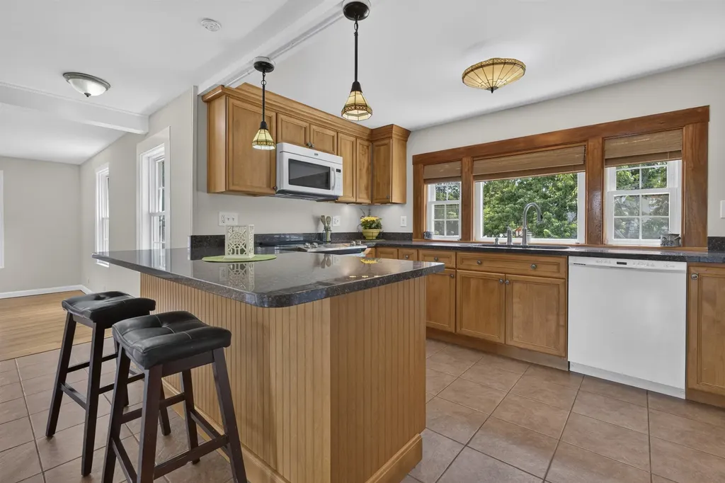 48 Dawson Avenue Manchester NH 03104