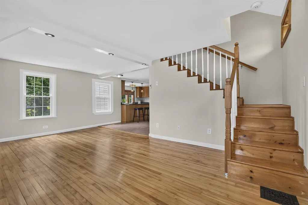 48 Dawson Avenue Manchester NH 03104