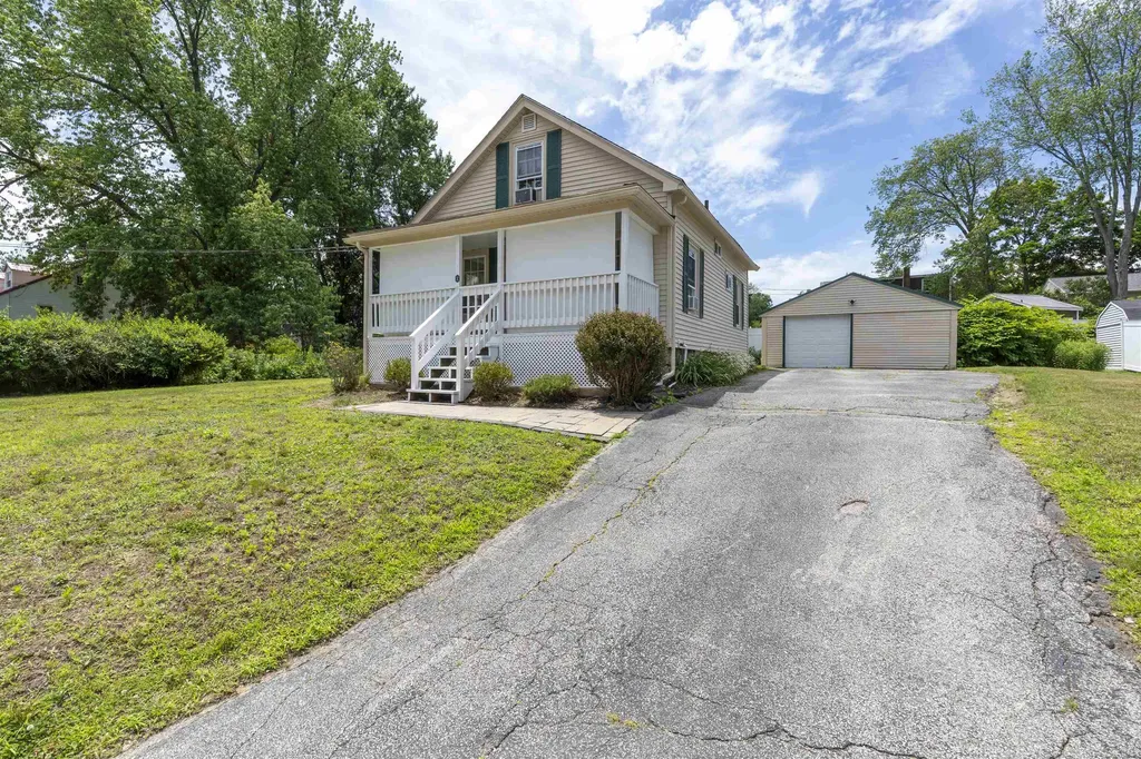48 Dawson Avenue Manchester NH 03104