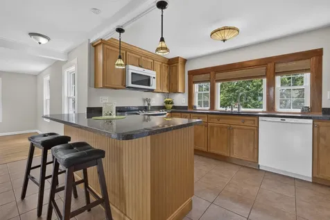 48 Dawson Avenue Manchester NH 03104