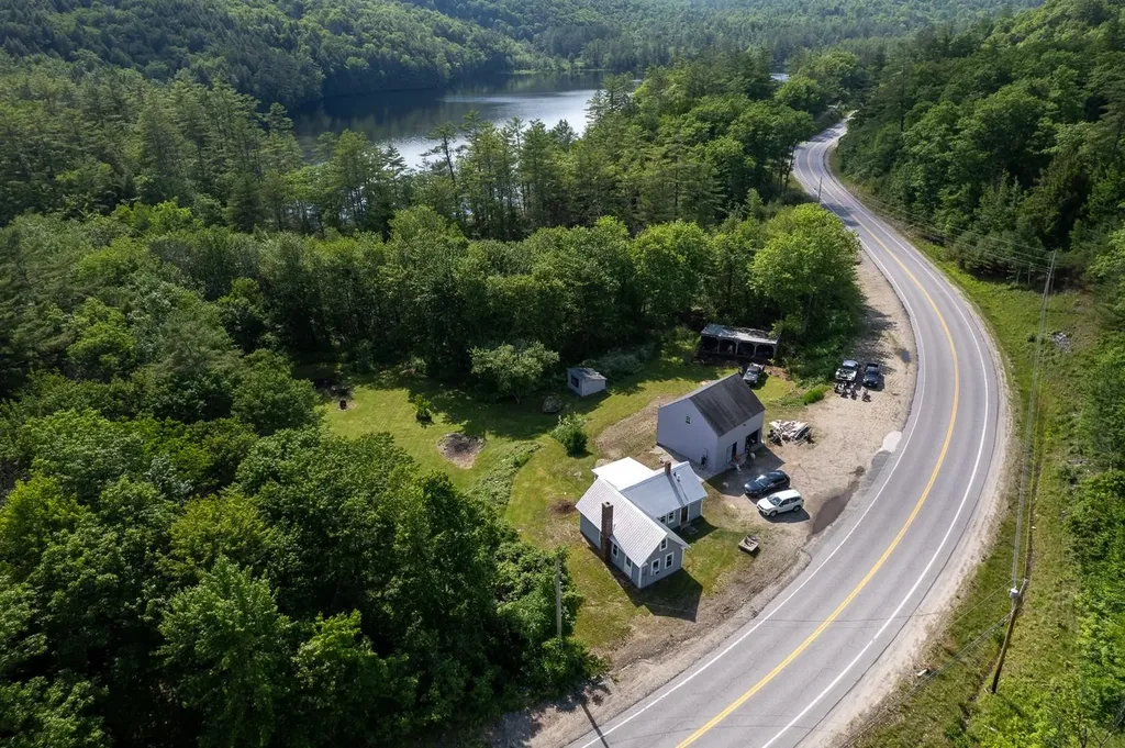 1409 Main Street Grafton NH 03240