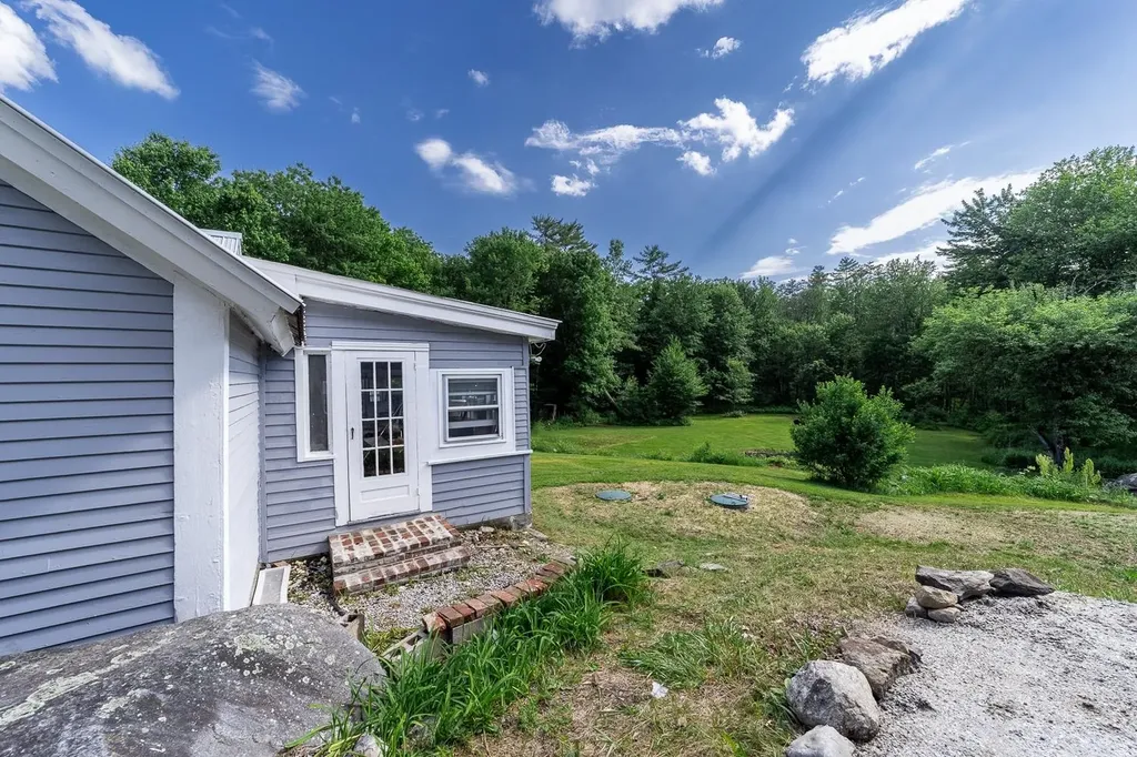 1409 Main Street Grafton NH 03240