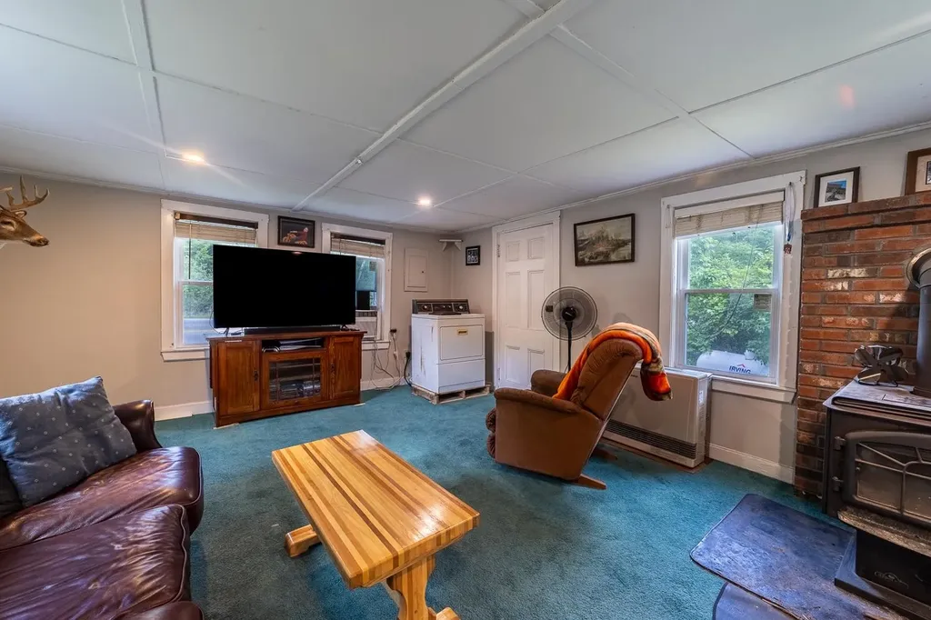 1409 Main Street Grafton NH 03240