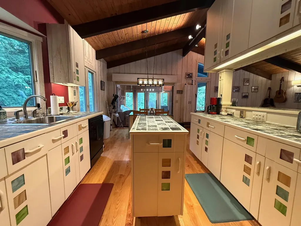 367 Stratton Gate Road Jamaica VT 05343