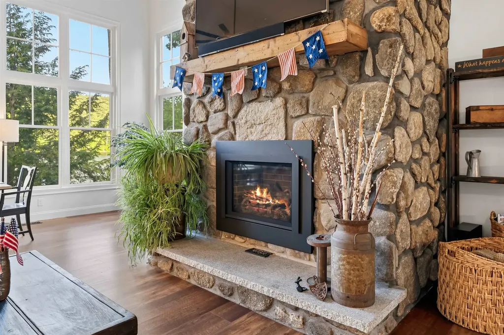 176 Russell Drive Weare NH 03281