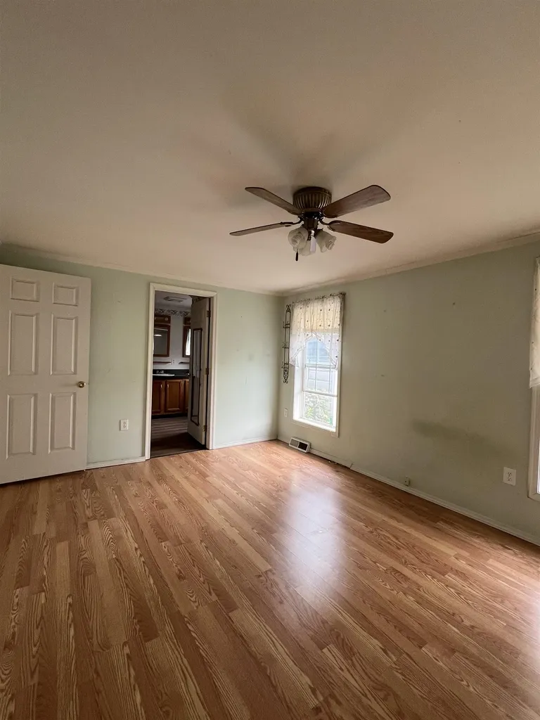 290 Calef Highway Epping NH 03042