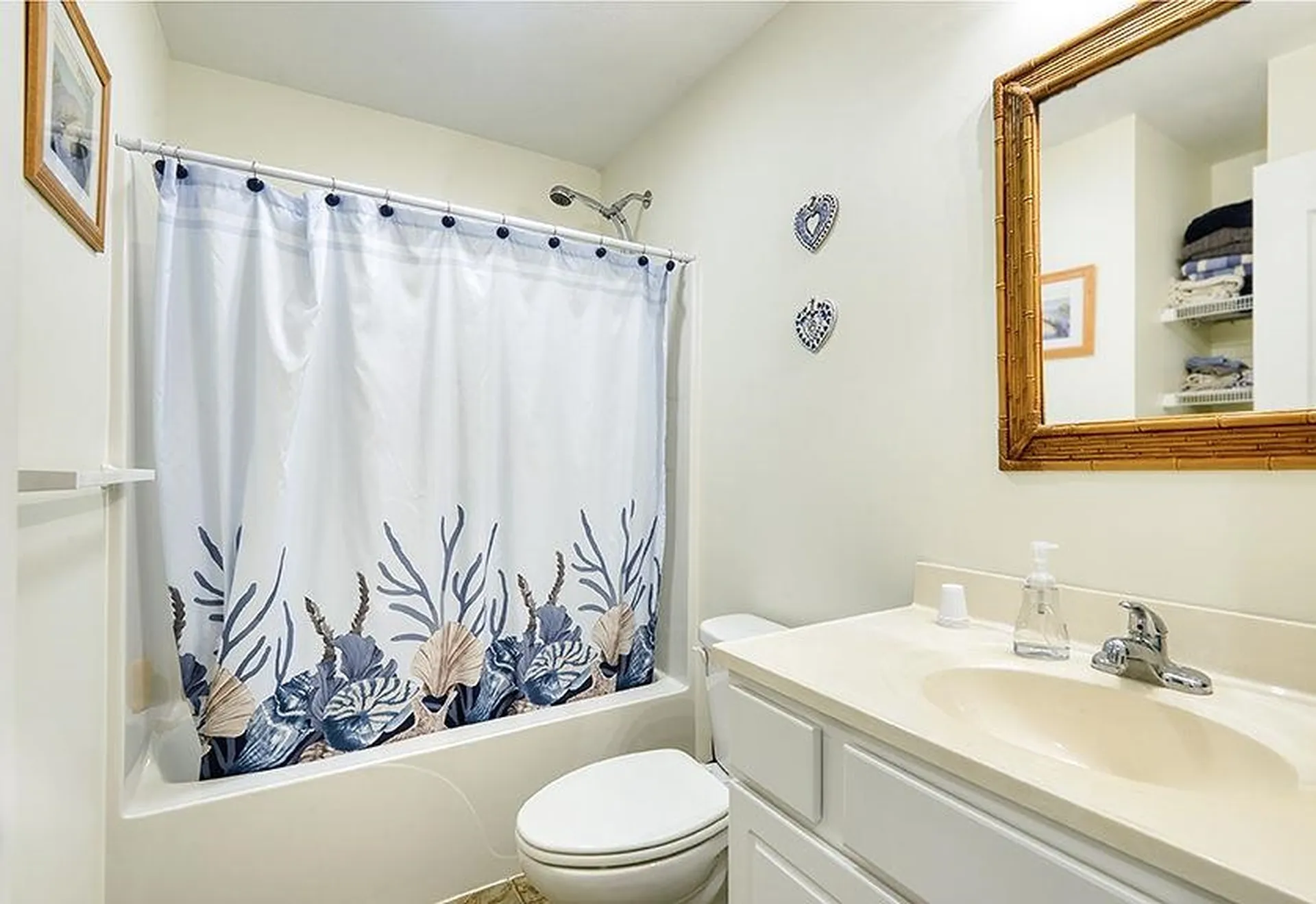 28 Owens Drive Swanzey NH 03446