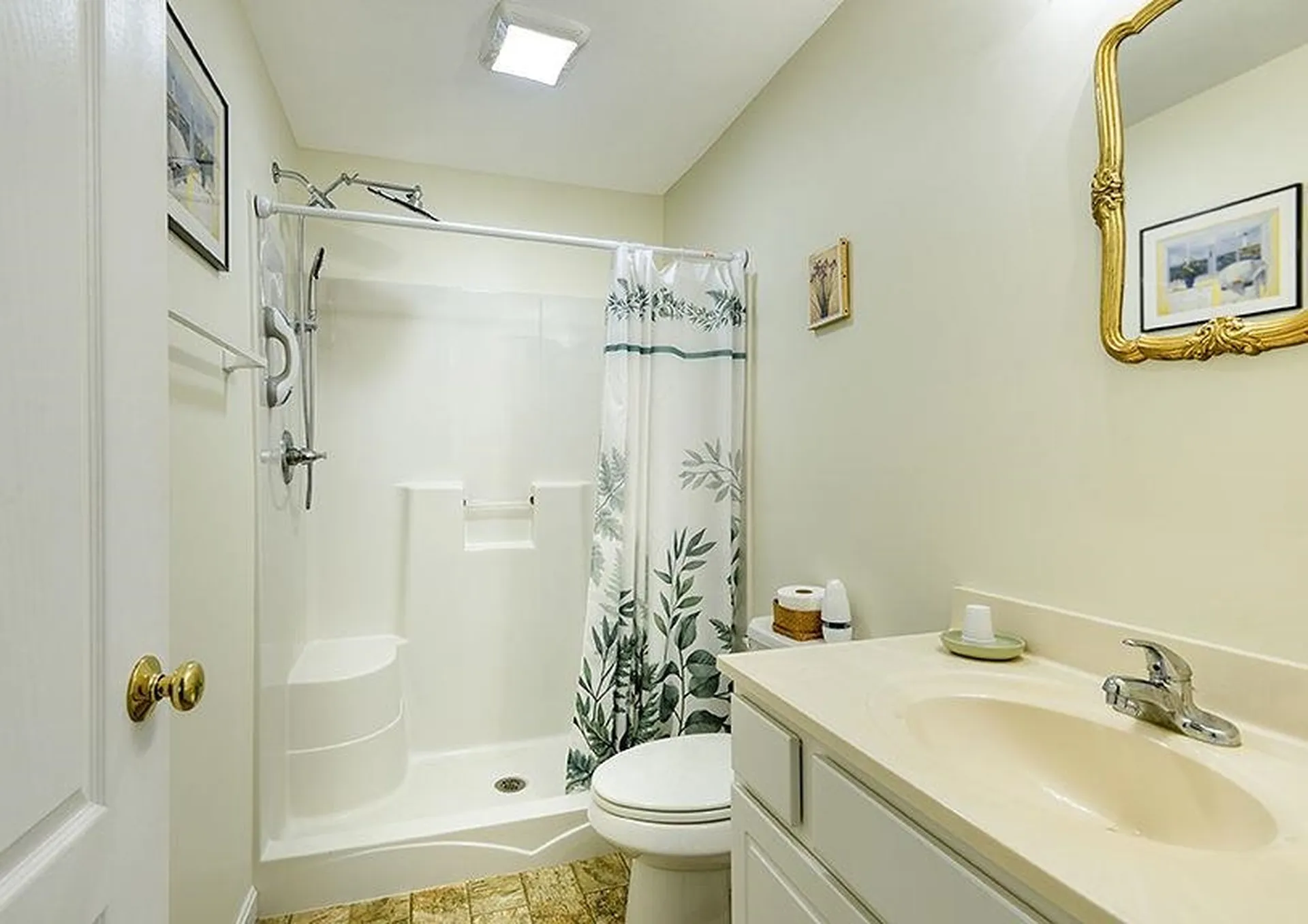 28 Owens Drive Swanzey NH 03446