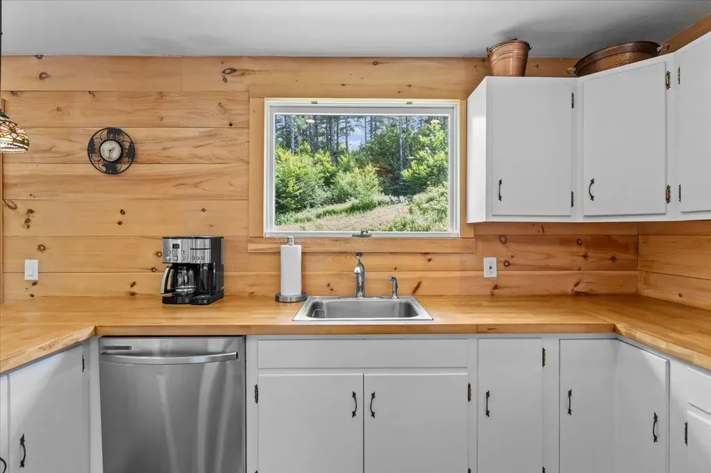 5879 Randolph Road Morristown VT 05661