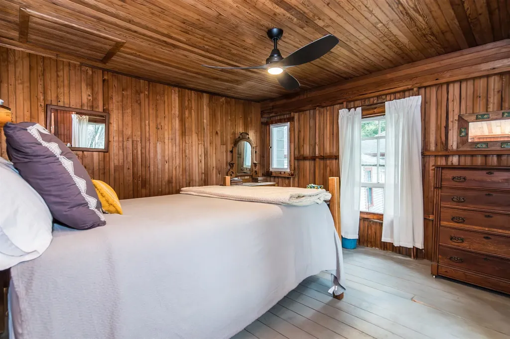 1044 Point Of Pines Road Castleton VT 05735