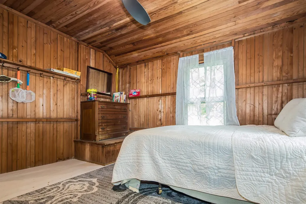 1044 Point Of Pines Road Castleton VT 05735
