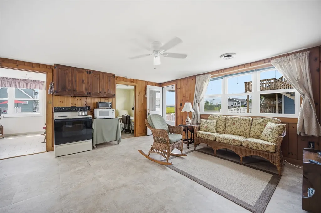 20 Jo-ann Lane Hampton NH 03842