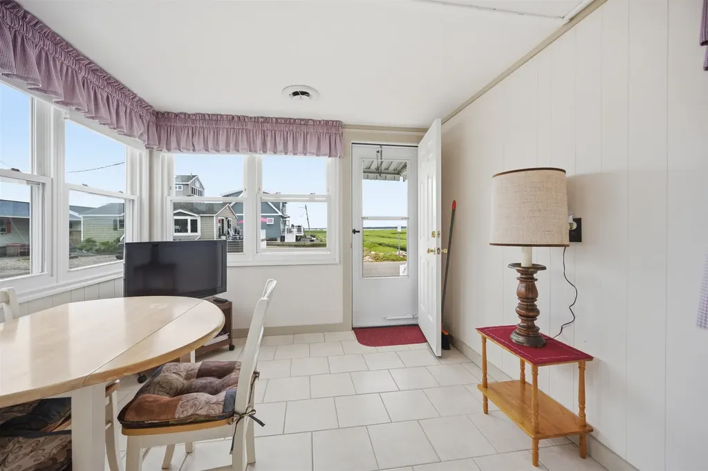 20 Jo-ann Lane Hampton NH 03842
