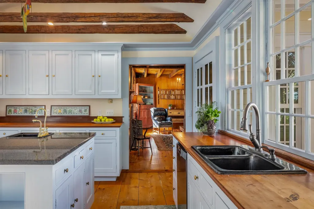 581 Whalley Road Charlotte VT 05445
