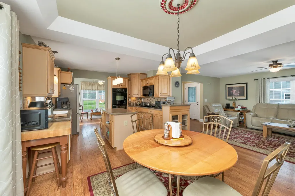 2 Goldenrod Way North Hampton NH 03862