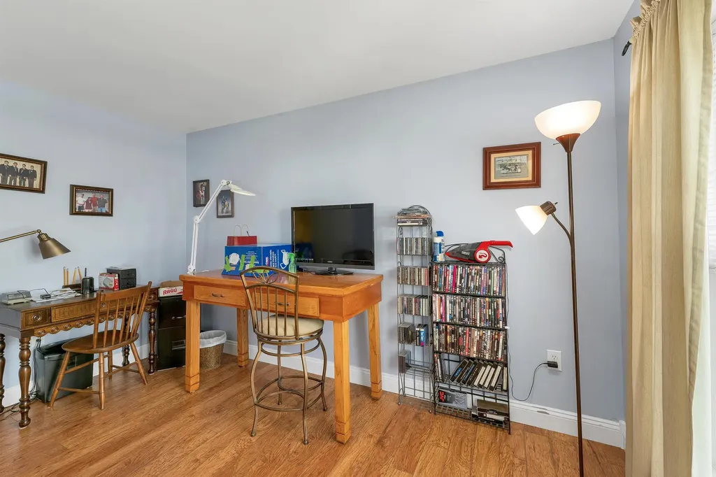 2 Goldenrod Way North Hampton NH 03862