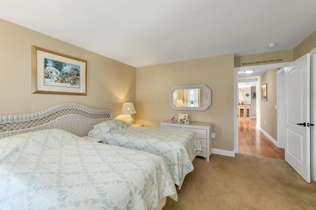 2 Goldenrod Way North Hampton NH 03862