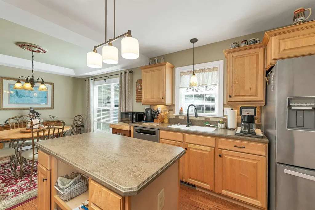 2 Goldenrod Way North Hampton NH 03862