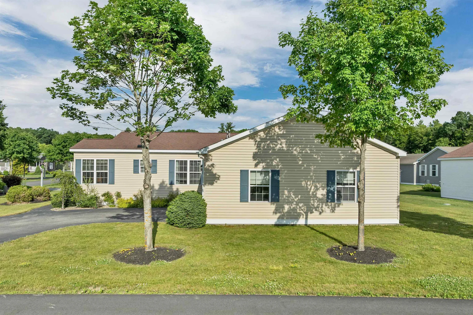 2 Goldenrod Way North Hampton NH 03862