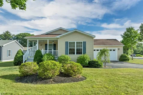 2 Goldenrod Way North Hampton NH 03862