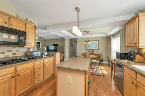 2 Goldenrod Way North Hampton NH 03862