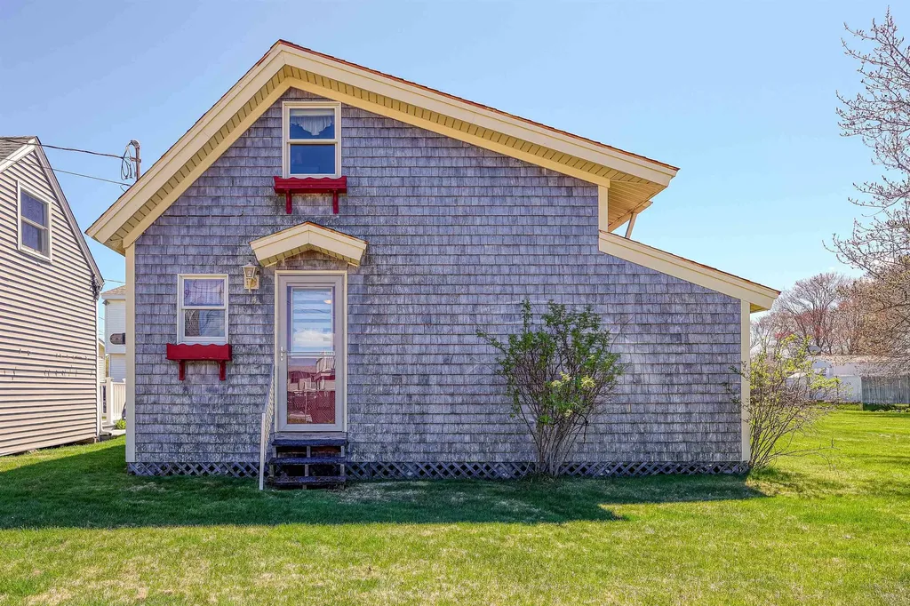 66 Kings Highway Hampton NH 03842