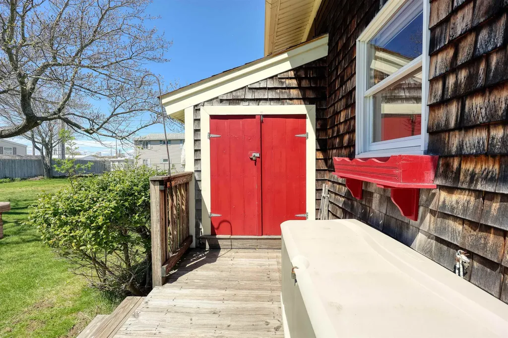 66 Kings Highway Hampton NH 03842