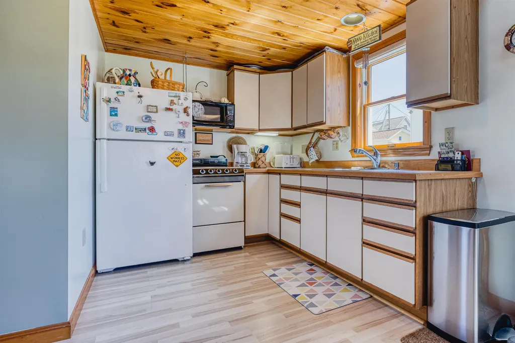 66 Kings Highway Hampton NH 03842