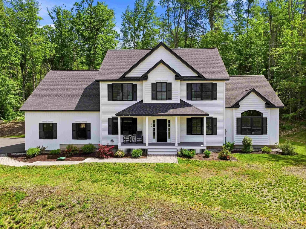 316 Montelona Road Goffstown NH 03045