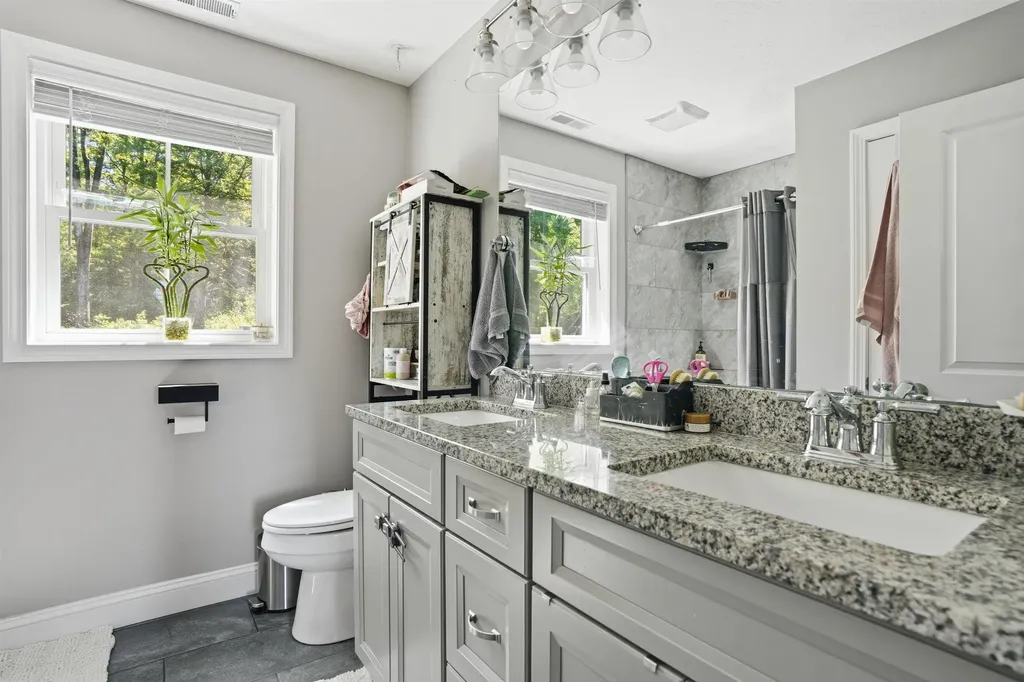 316 Montelona Road Goffstown NH 03045