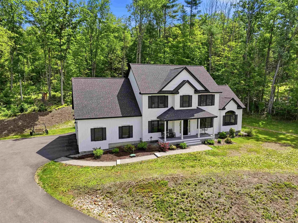 316 Montelona Road Goffstown NH 03045