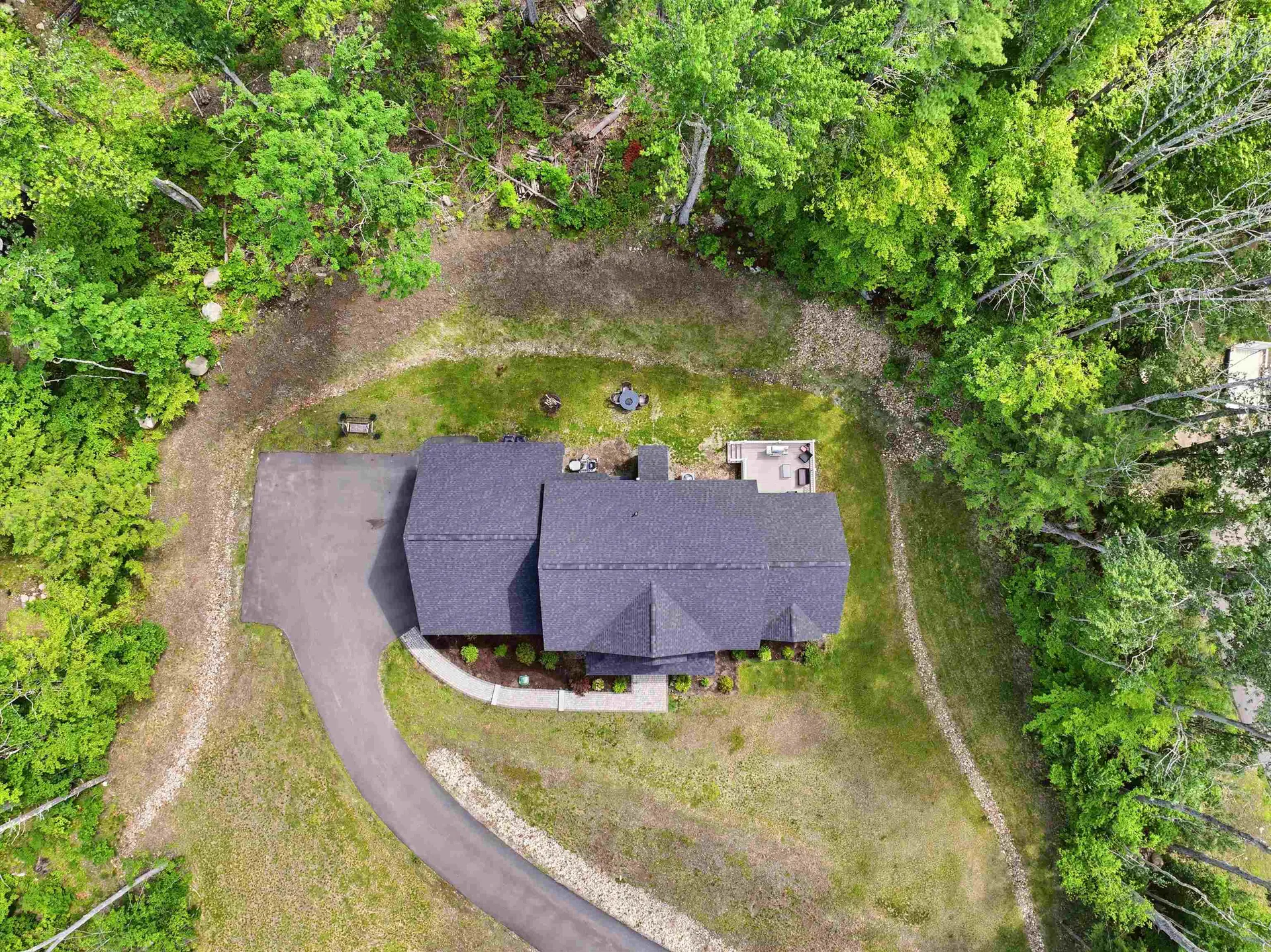 316 Montelona Road Goffstown NH 03045