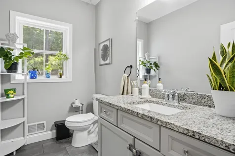 316 Montelona Road Goffstown NH 03045