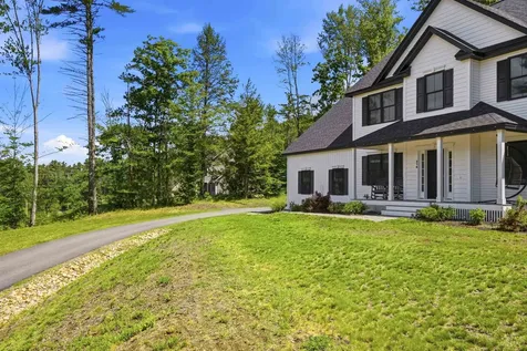 316 Montelona Road Goffstown NH 03045