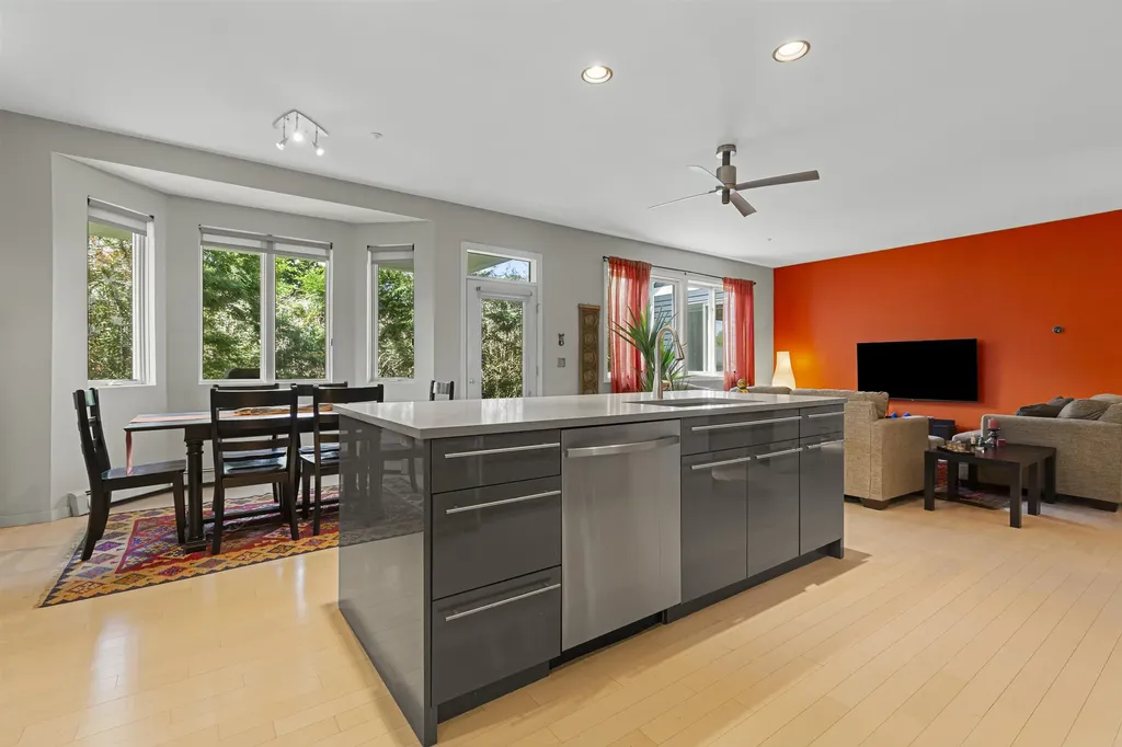 26 Fountain Way Lebanon NH 03784